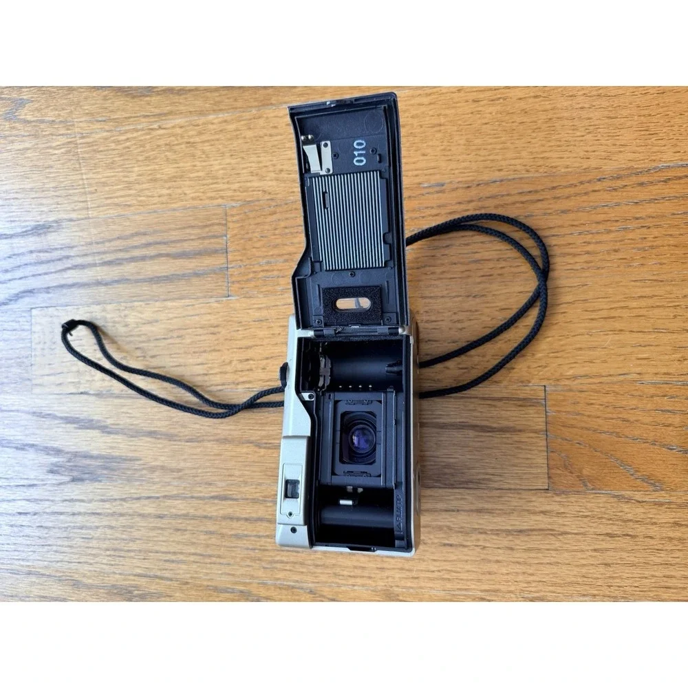 Bronze Vivitar PZ3118 Date Back 35mm Point & Shoot Auto Focus w/ Flash